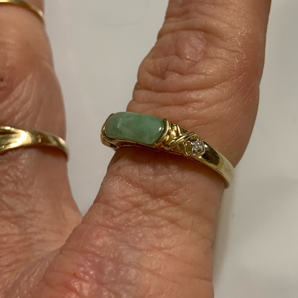 GOLD DIAMOND AND JADE BAND RING